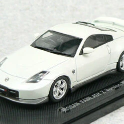 Ebbro 43940 NISSAN FAIRLADY Z NISMO 2007 White 1/43 Scale